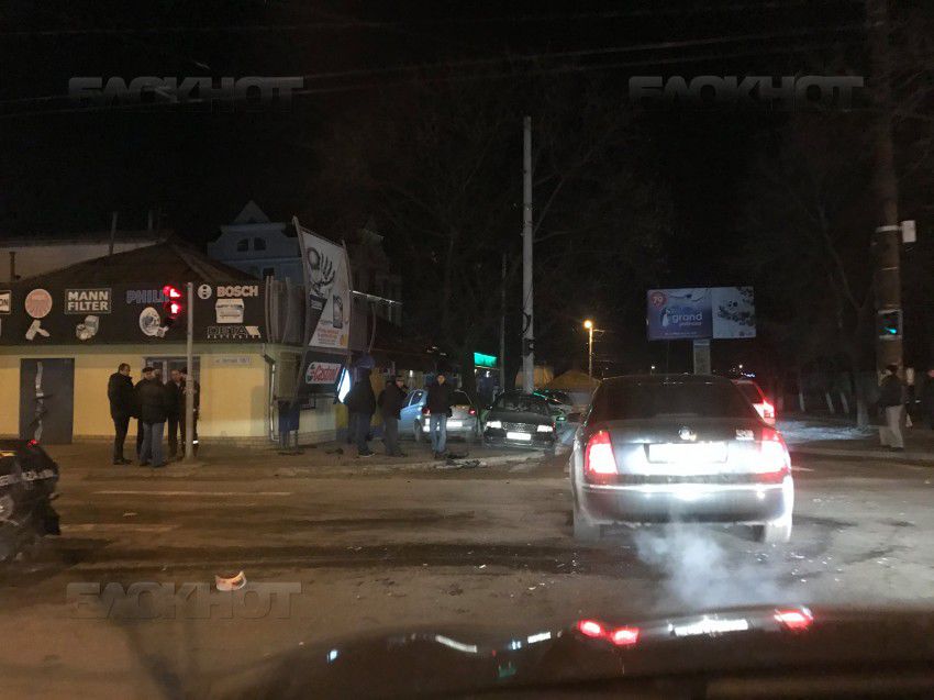 В центре Кишинева в аварию попал автомобиль госохраны