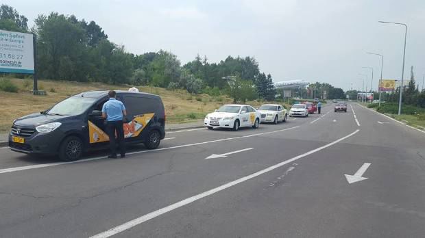 Полиция обнаружила множество нарушений у компании YandexTaxi