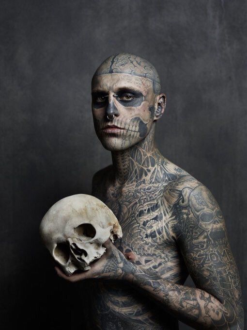 Обладатель рекордов Гиннесса манекенщик Zombie Boy покончил с собой