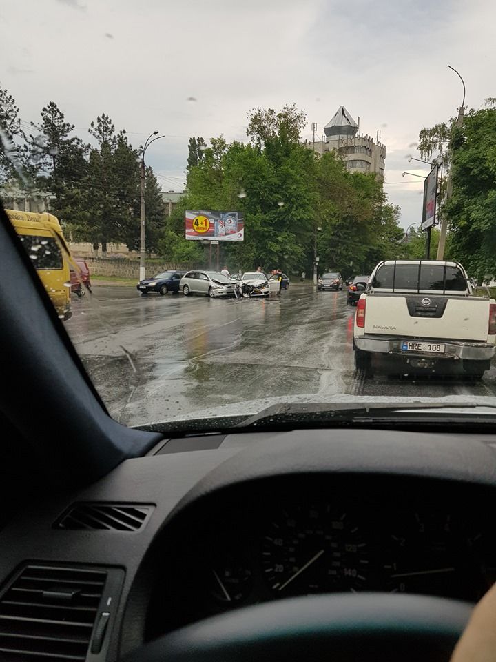 На Ботанике произошла авария с участием такси
