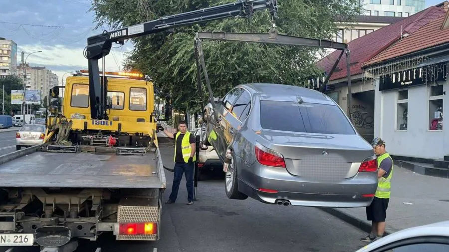 Сел за руль пьяный и под наркотиками: патрульные задержали водителя BMW
