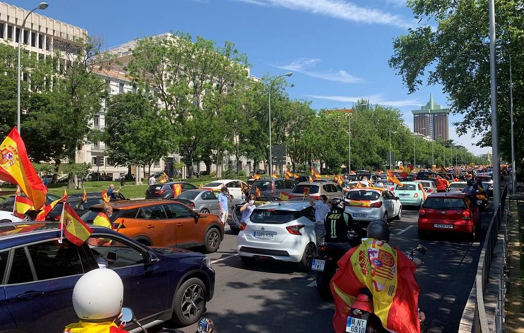В Мадриде проходит массовая антиправительственная акция на автомобилях