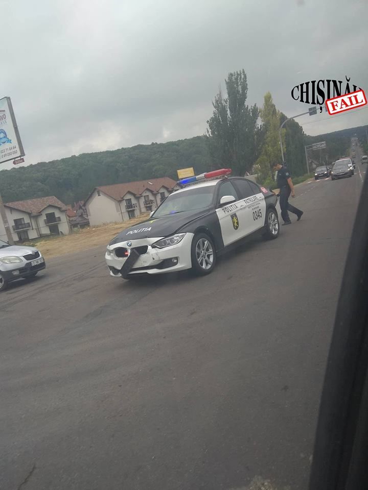 В Кишиневе патрульная машина попала в ДТП