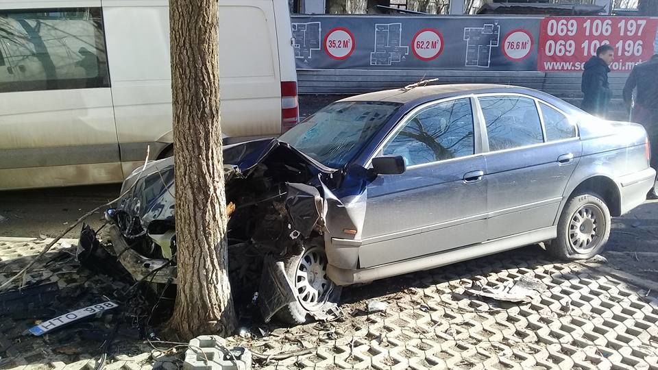 ДТП на Чеканах: У БМВ отвалилось колесо