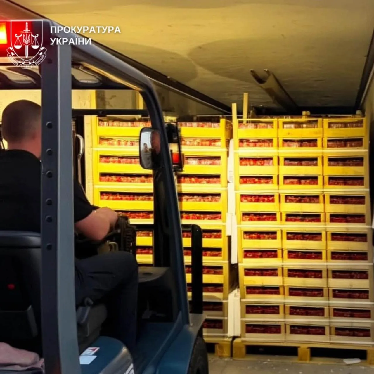 Дальнобойщик из Молдовы пытался провезти в Румынию сигареты на почти 300 тысяч евро