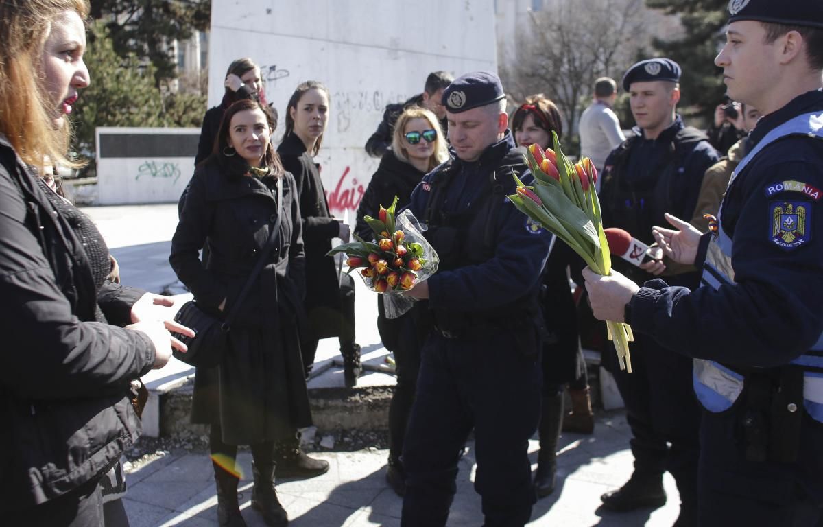 Женщины в черном протестовали в Бухаресте