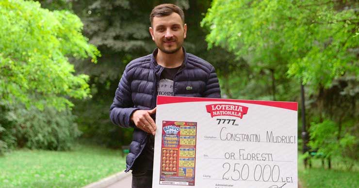Лотерея: Мужчина 4 месяца носил в сумке лотерейный билет с выигрышем в 250 000 леев
