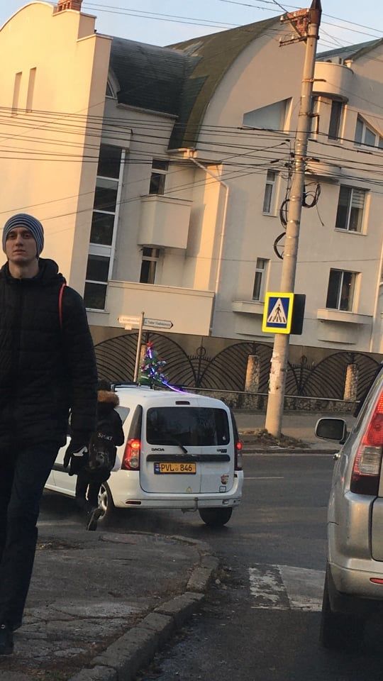 В Кишиневе заметили "новогоднее" такси