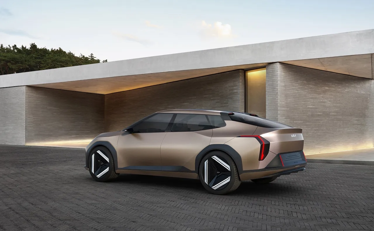 Kia показала доступные электромобили с необычным дизайном и богатым оснащением