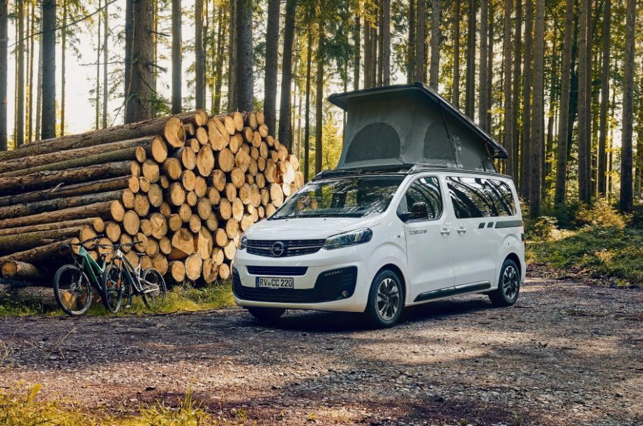 Opel Zafira Life превратили в дом на колесах