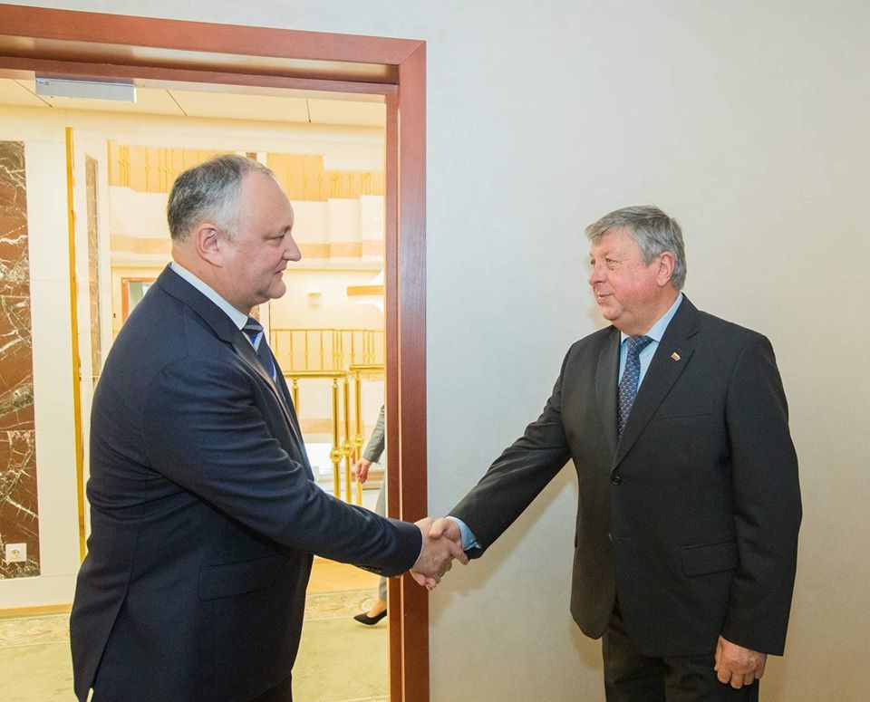 Додон: Молдова должна идти по пути внедрения европейских реформ Додон: Молдова должна идти по пути внедрения европейских реформ