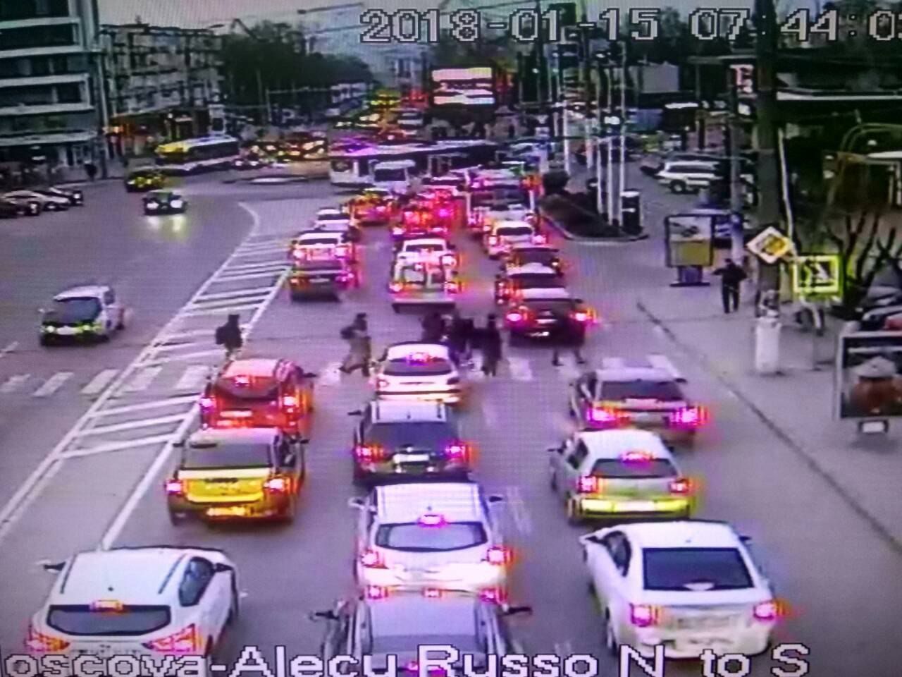 InfoTrafic: На каких улицах Кишинева затруднено движение