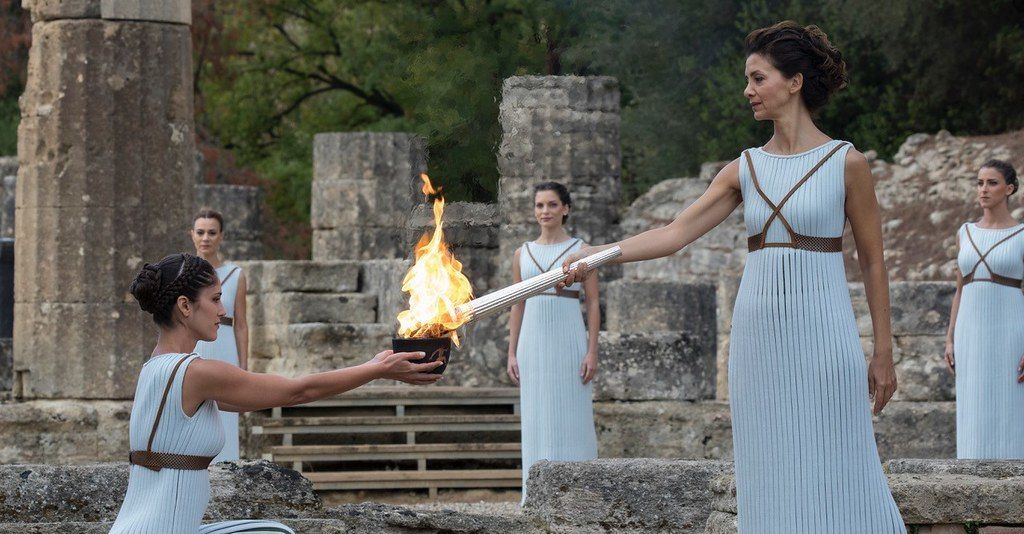 Как проходит церемония зажжения олимпийского огня