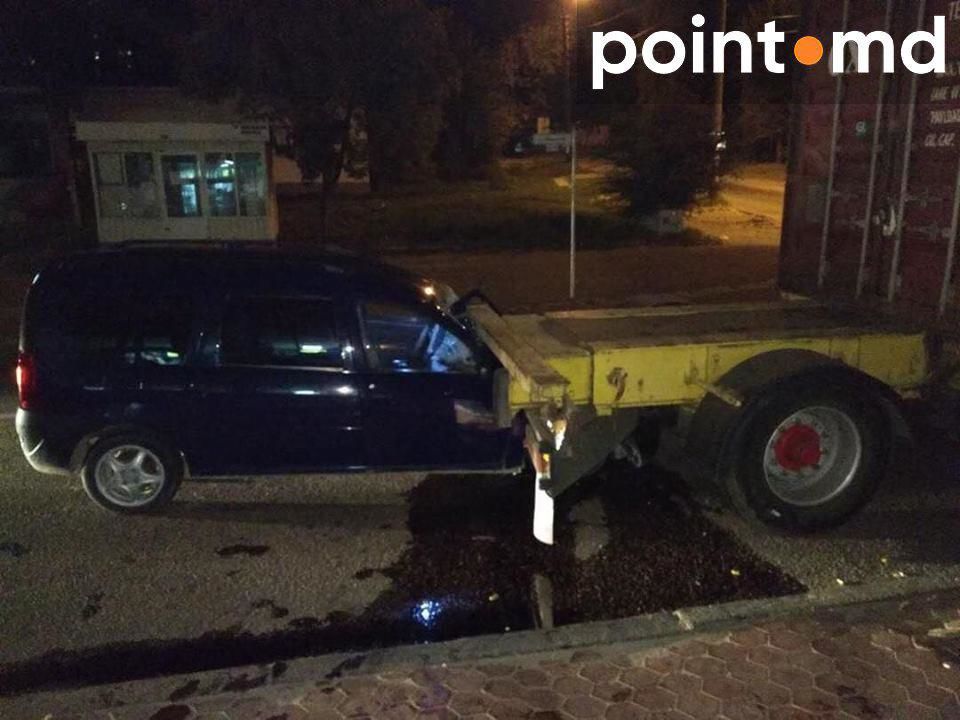 Серьезное ДТП произошло в столице: водитель госпитализирован