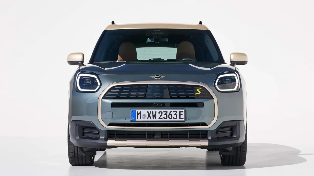 Mini представили новые электромобили Cooper и Countryman 2024