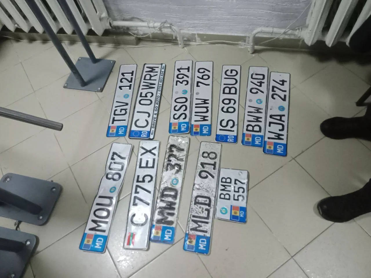 Atenție, șoferi: Au fost găsite mai multe plăcuțe de înmatriculare