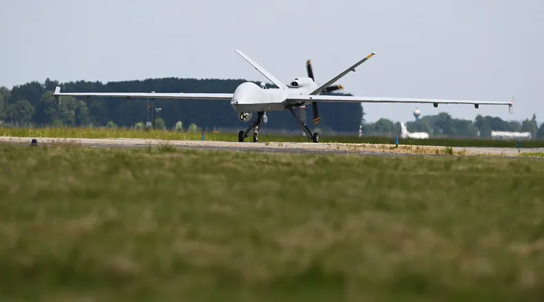 Беспилотник США MQ-9 Reaper впервые приземлился в гражданском аэропорту Европы