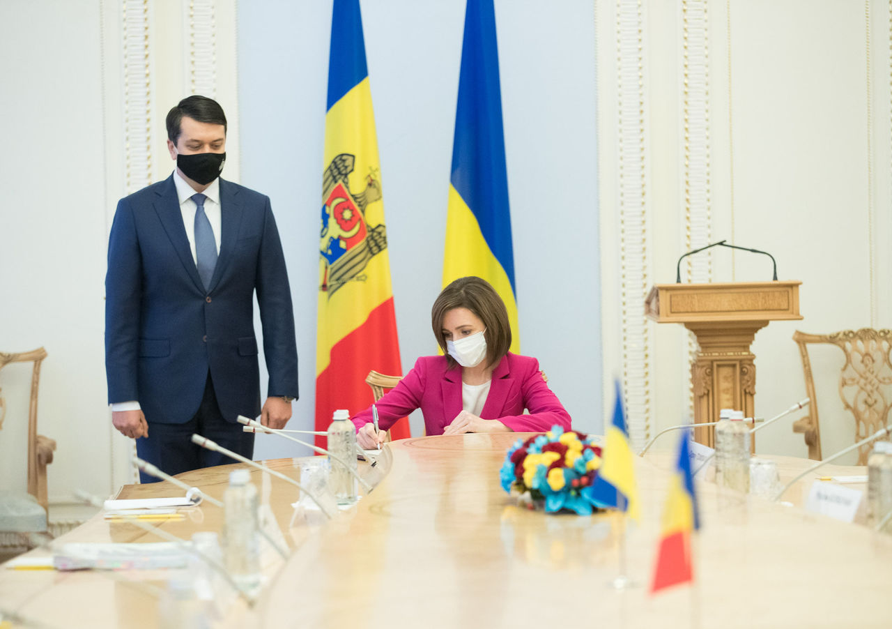 Санду обсудила со спикером Рады Украины парламентское сотрудничество