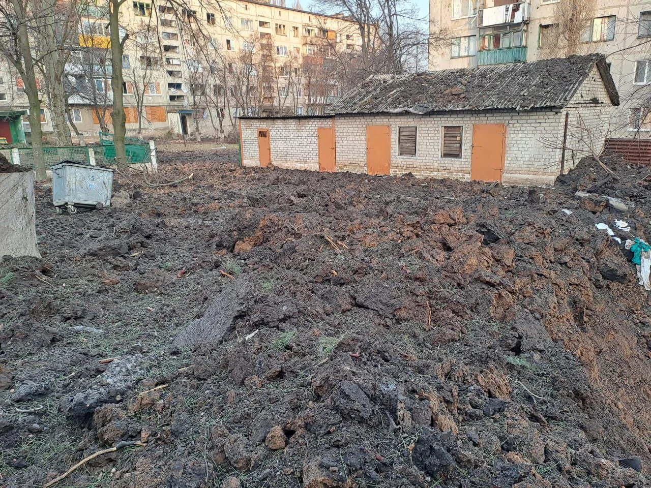 При обстреле Краматорска ракета упала вблизи детского сада