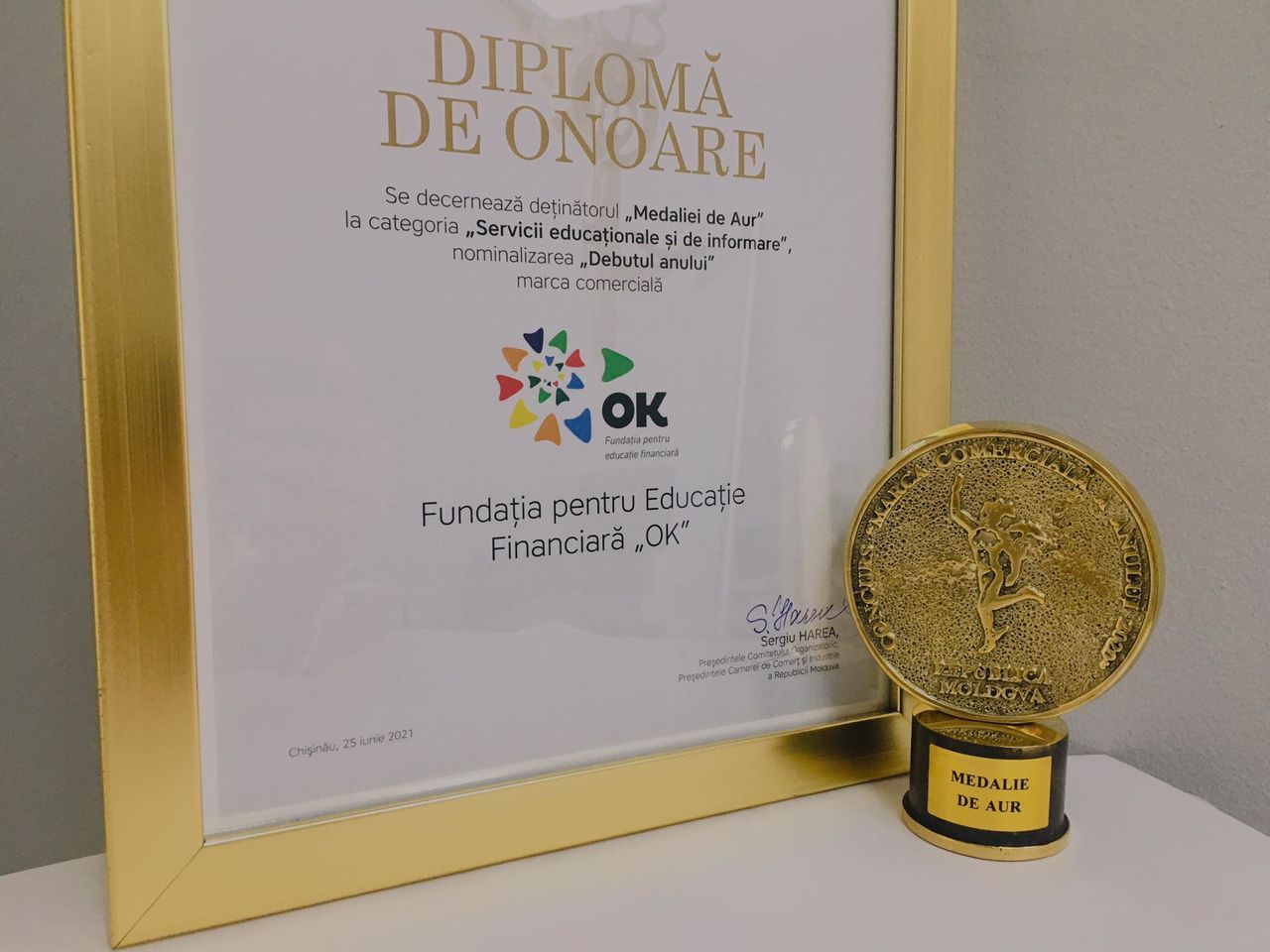Фонд Финансового Образования "OK" награжден золотой медалью на Gala Businessului Moldovenesc