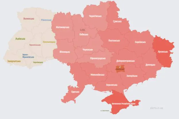 На территории Украины объявлена масштабная воздушная тревога
