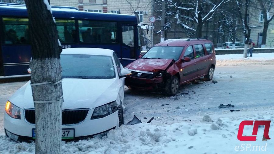 В Бельцах у роддома произошла авария: пострадал маленький ребёнок
