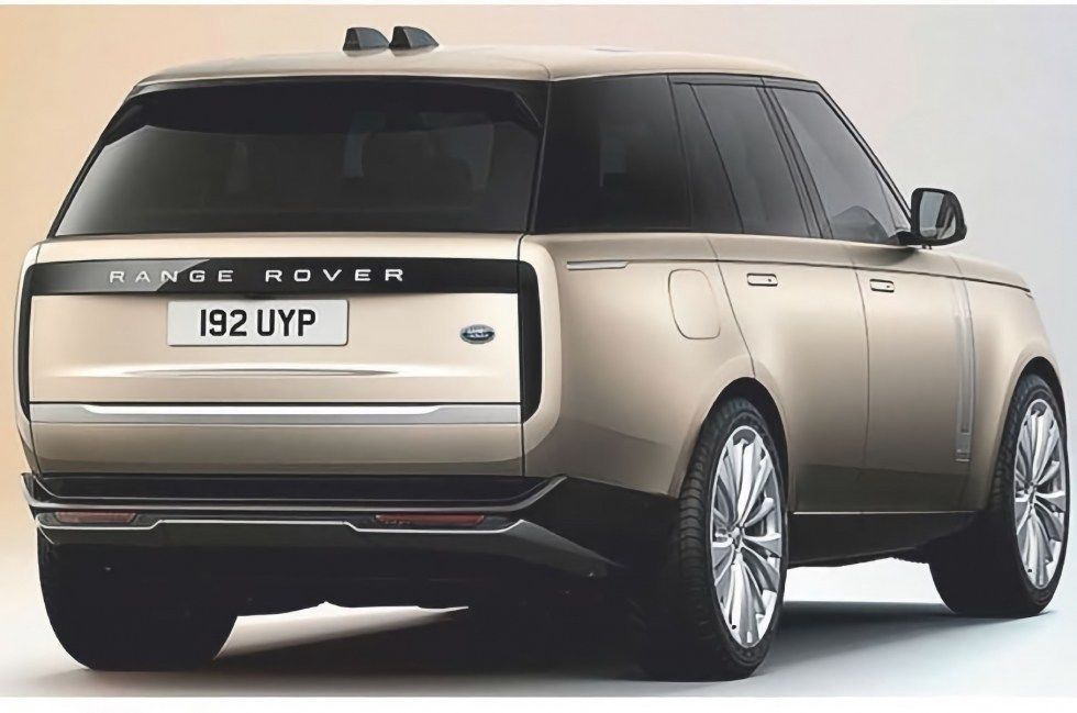 Новый Range Rover рассекретили за неделю до премьеры