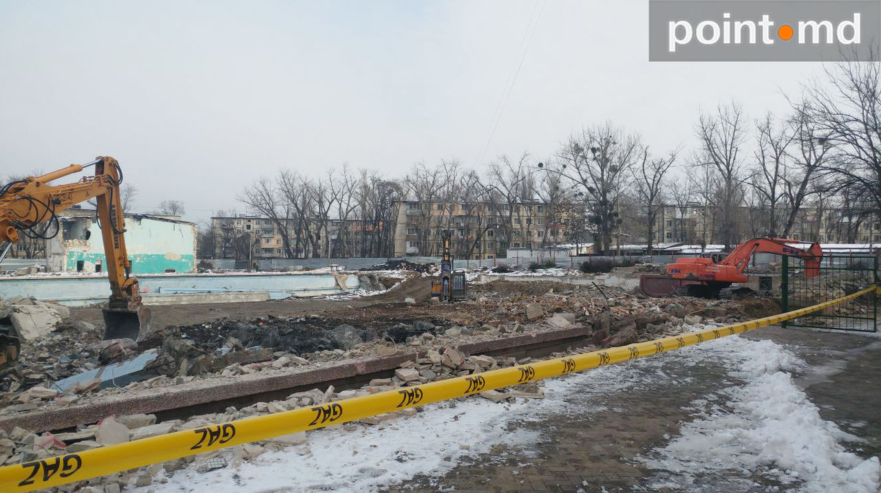 В Кишиневе спортивный комплекс "Юность" сравняли с землей