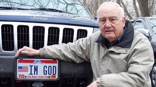 Атеист судится со штатом Кентукки из-за номерного знака I'm God