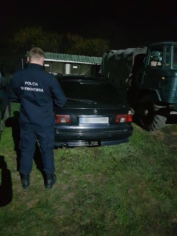 У молдаванина, предъявившего просроченные документы, конфисковали BMW