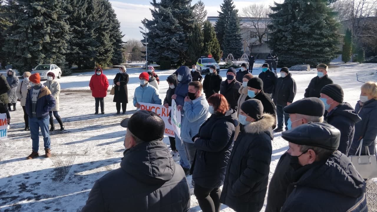 В Окнице и Бричанах прошли митинги: «Верните русский язык!»