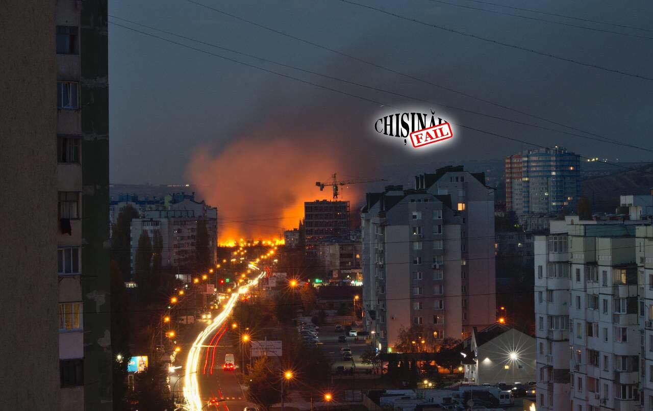 На Старой Почте вблизи жилых домов загорелся сухостой