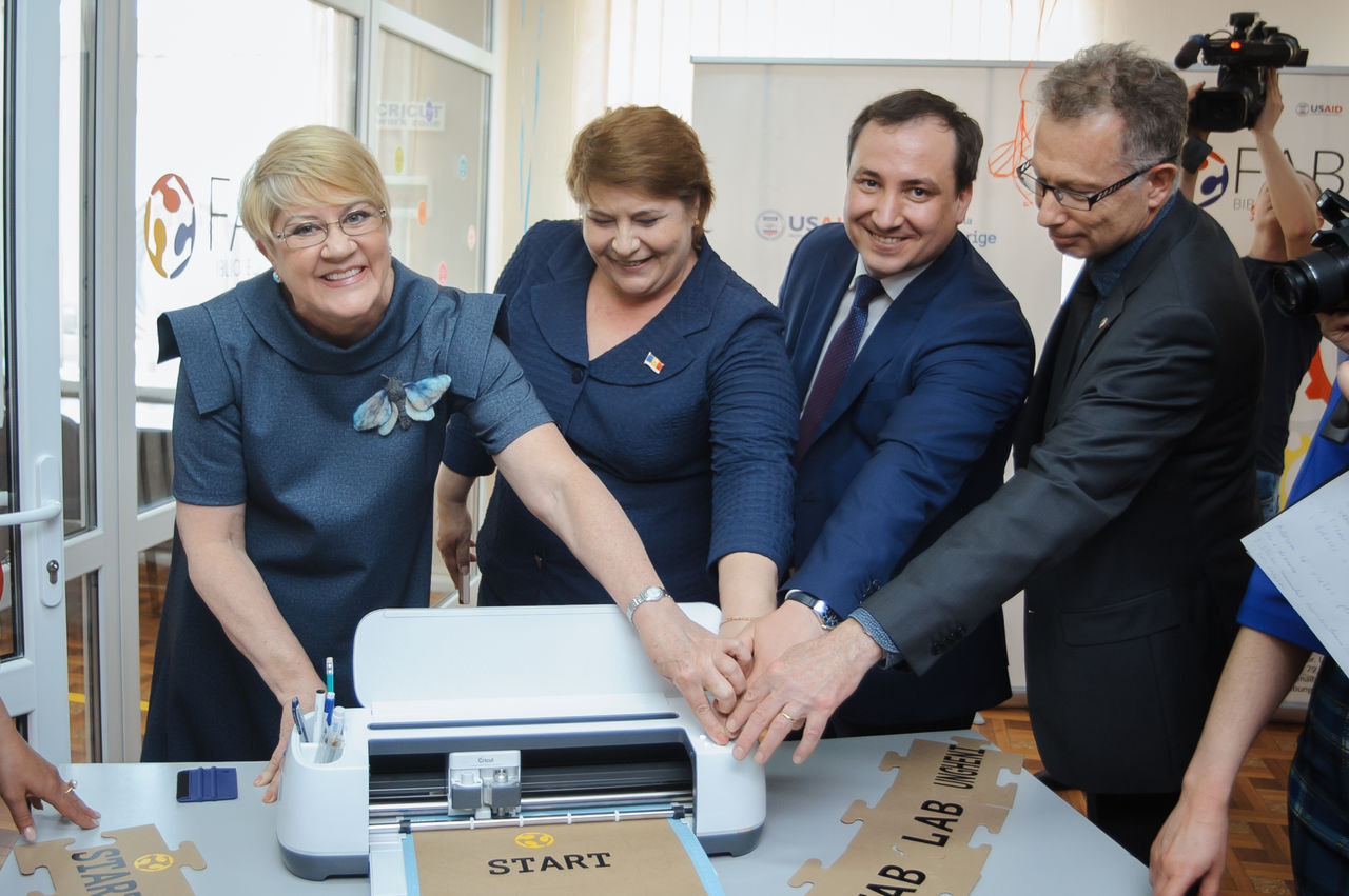 В Унгенской библиотеке открыли первый региональный FabLab