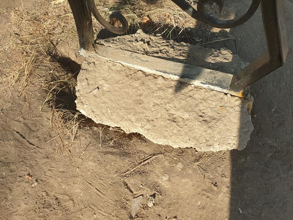 В Комрате в зоне отдыха вандалы сломали скамейки