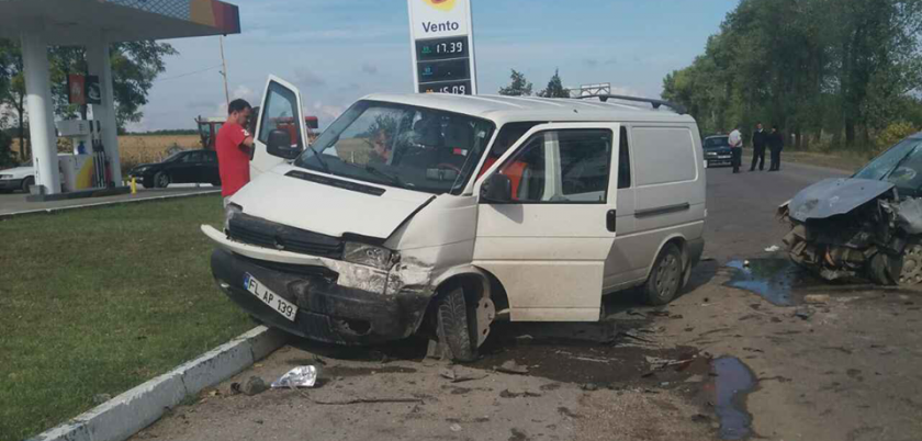 Двое пострадавших госпитализированы после аварии в Фэлештском районе