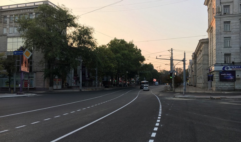 Independență cu sute de polițiști pe marginea bulevardului central