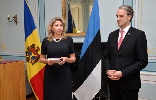 Выставка исторических штандартов открылась в посольстве РМ в Эстонии
