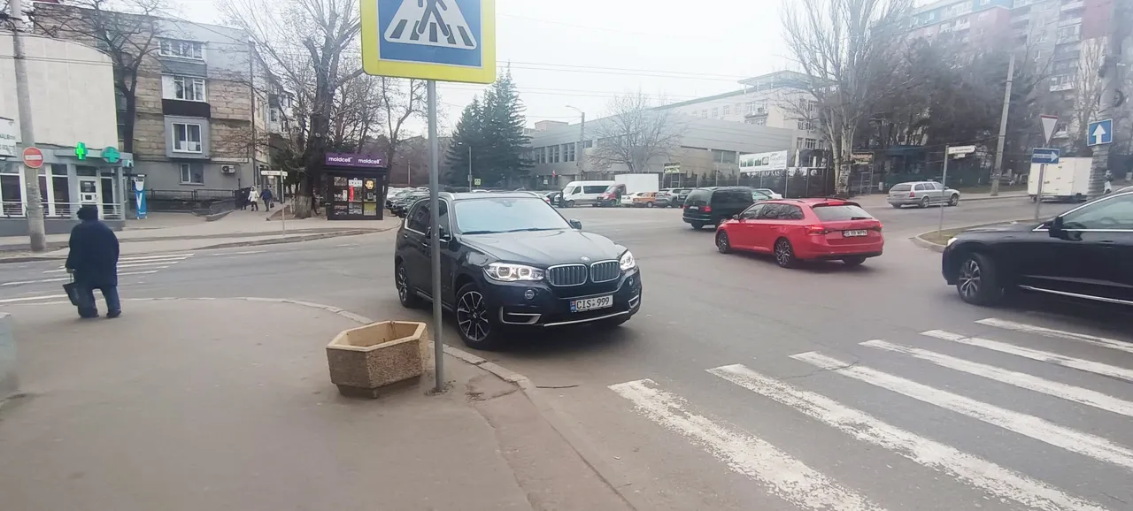 Суручану заметили в Кишиневе за рулем собственного авто