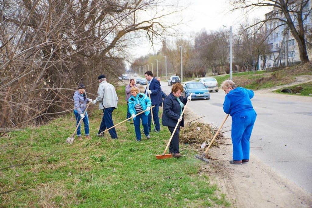 В Оргееве были проведены работы по уборке и озеленению города