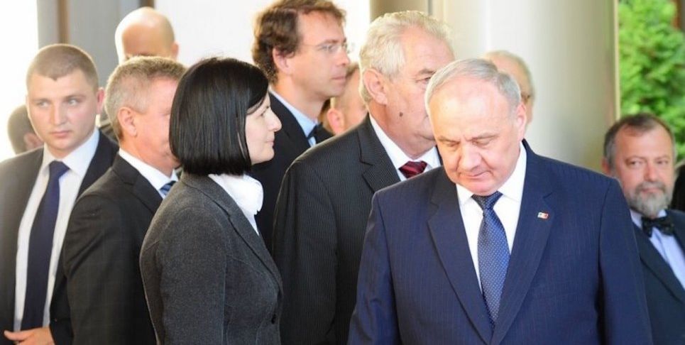 Додон ищет подходящую кандидатуру на пост советника по внешней политике