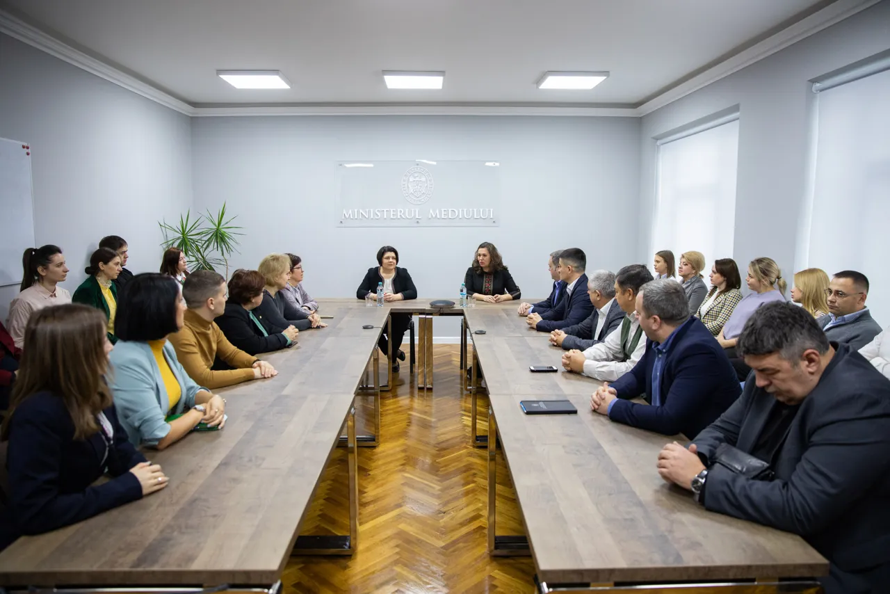 Нового министра окружающей среды представили коллективу