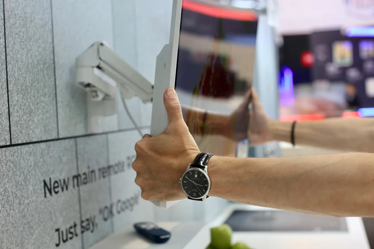 KIVI: Инновационные смарт-телевизоры для детской комнаты и кухни