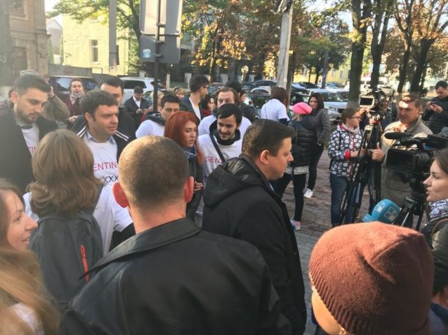Журналисты протестуют перед Высшим советом магистратуры