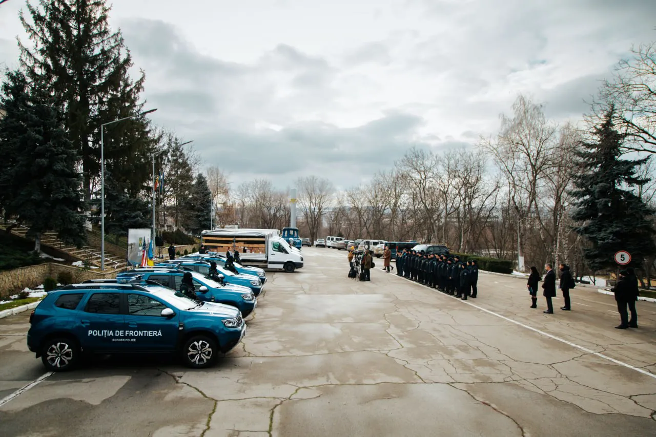Пограничная полиция Молдовы получила в дар автомобили и компьютерную технику