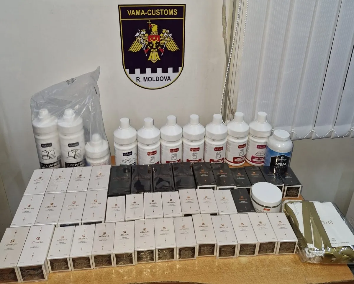 Încălțăminte, îmbrăcăminte și parfumuri importate ilegal, confiscate de vameși