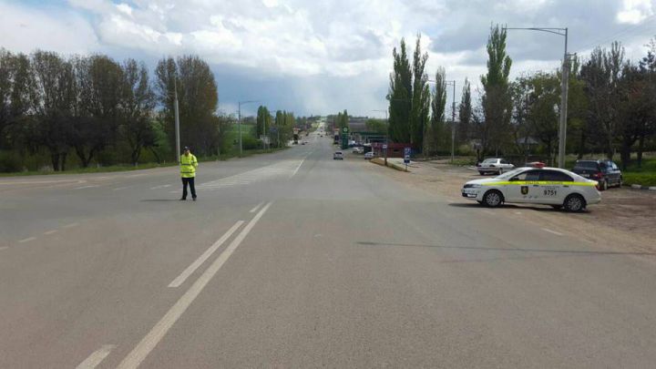 Tot mai multe maşini circulă pe drumurile de intrare în capitală