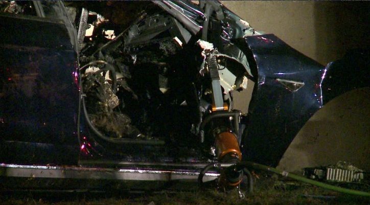 Бывший агент ФБР и его девушка сгорели во взорвавшейся Tesla