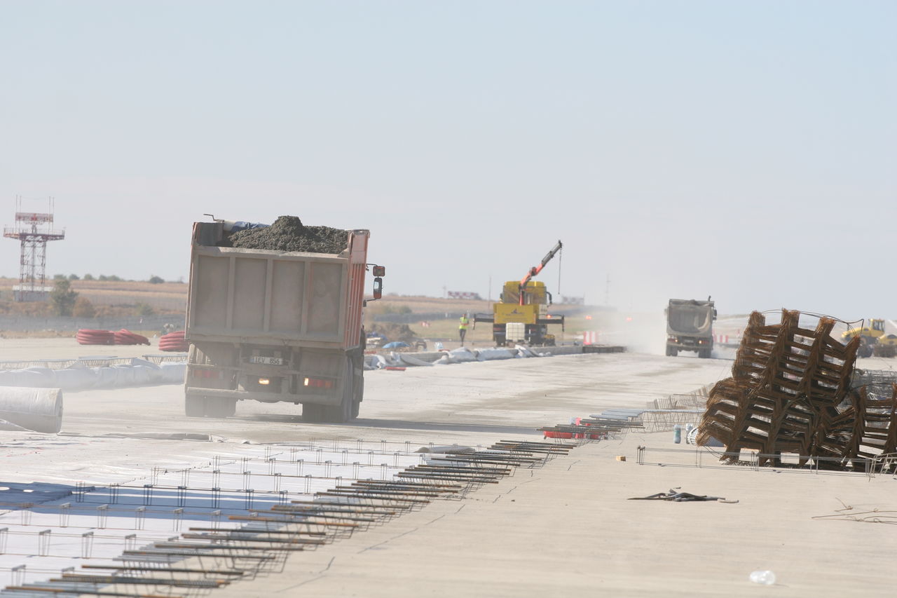 Finalizarea lucrărilor de betonare pe primul segment al pistei Aeroportului