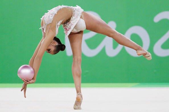 Россиянка Мамун выиграла золото ОИ в художественной гимнастике