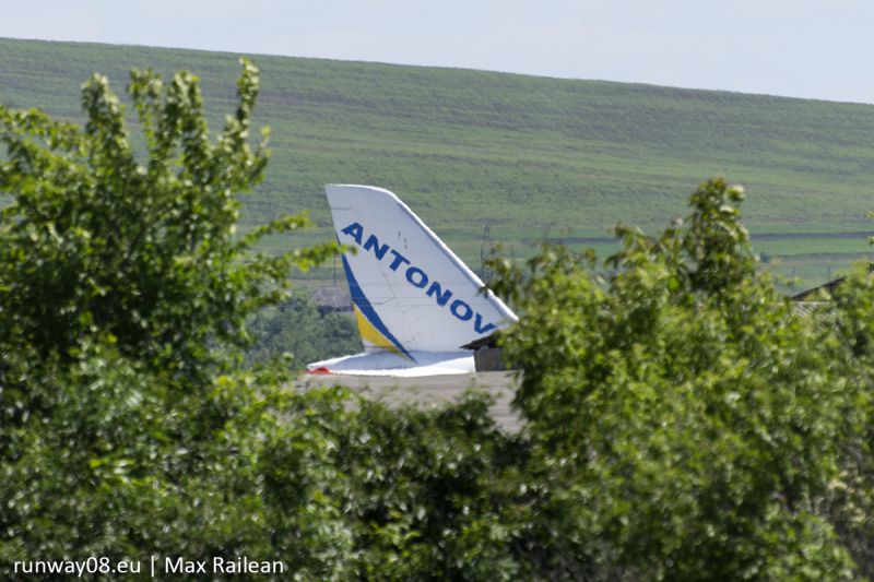 Гигантский самолет «Антонов» обнаружили в молдавском аэропорту